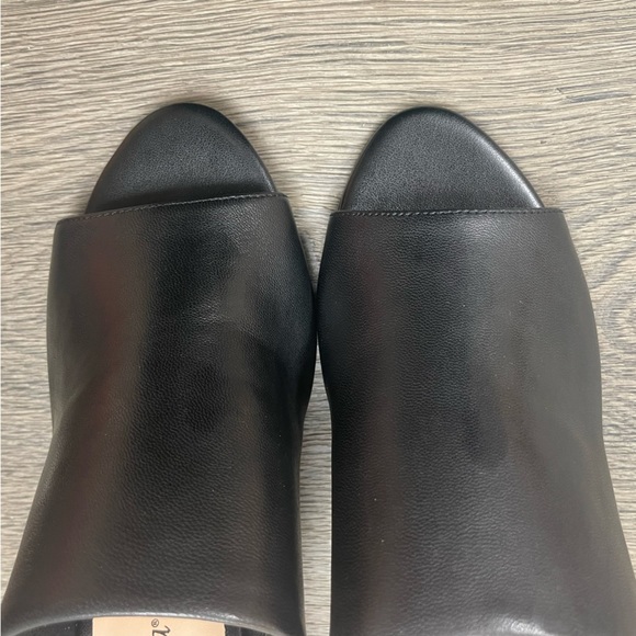 Bella Vita Kathy Open Toe Black Leather Mule Sandals Women Size 8 - Picture 8 of 17